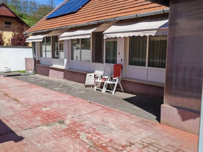 Hervorragendes Landhaus in sehr schöner Lage, hier stimmt alles! (AAA)