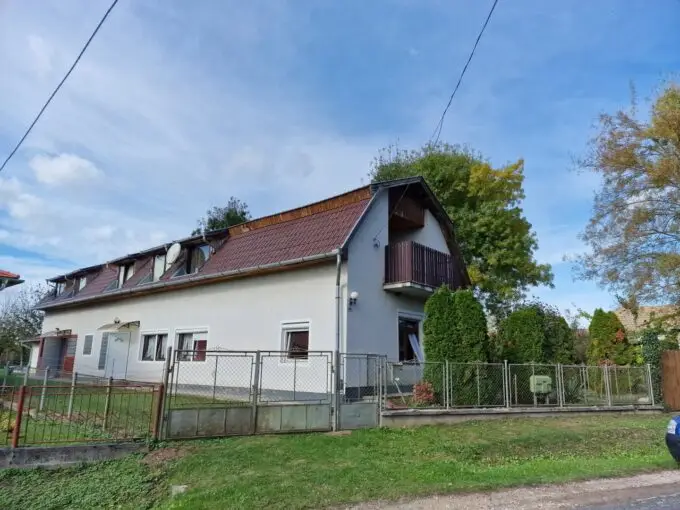 Großzügiges 2-Familienhaus in ruhiger Lage Nähe Angelteichen (ABA)