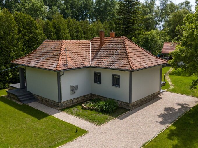 (ABAB) Einfamilienhaus am Balaton Nordufer mit Gästehaus