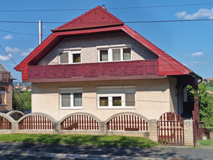 3-stöckiges Familienhaus in bevorzugter, ruhiger Wohnlage Nähe Thermalbad Héviz (ABA-CM203)