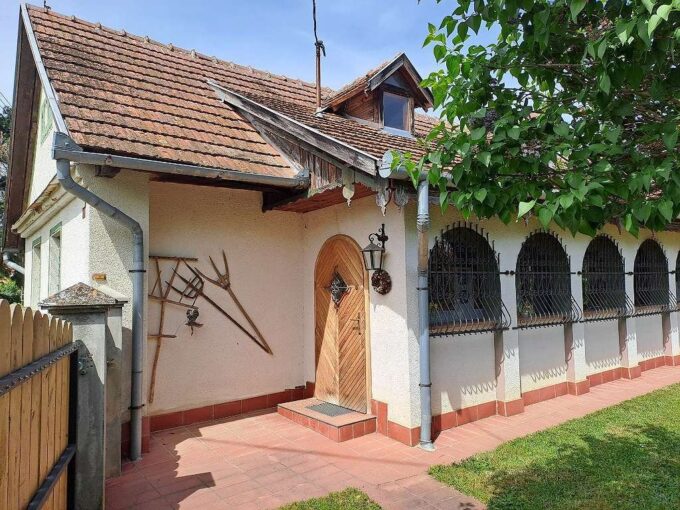Traditionelles Arkadenhaus in Westungarn Nähe Österreich (AAA)